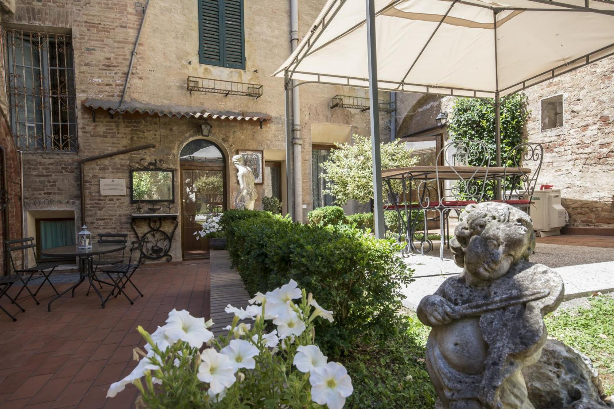 Piazza Paradiso Accommodation Siena Pokoj fotografie