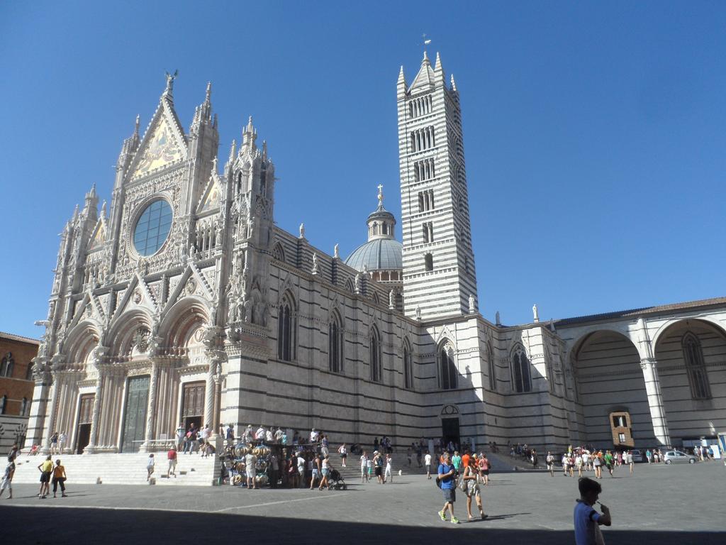 Piazza Paradiso Accommodation Siena Exteriér fotografie